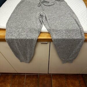 GAP Gray Knit Sweatpants size M